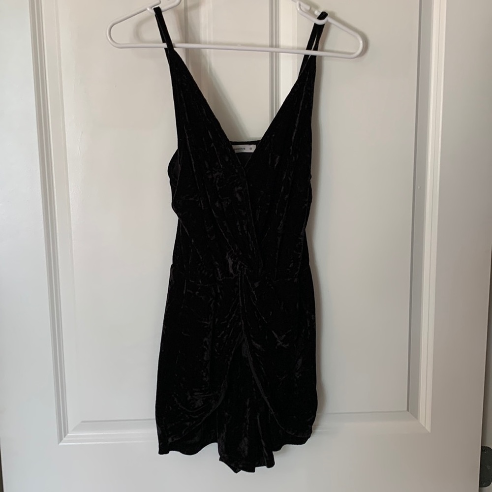 The Impeccable Pig boutique black velvet romper size M